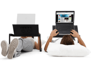 bàn laptop để trên giường – mẫu bàn đa năng bạn nên sở hữu ngay