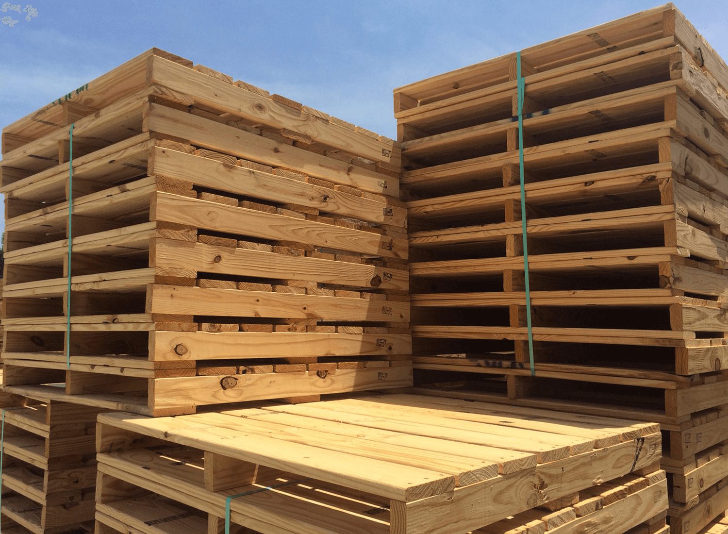 Pallet gỗ có cấu trúc thanh nan