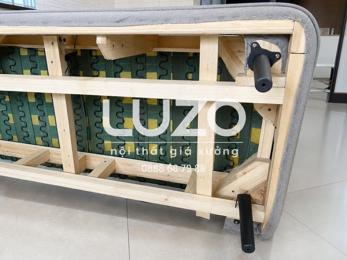 Kiểm tra chân ghế và kết cấu sofa cũ