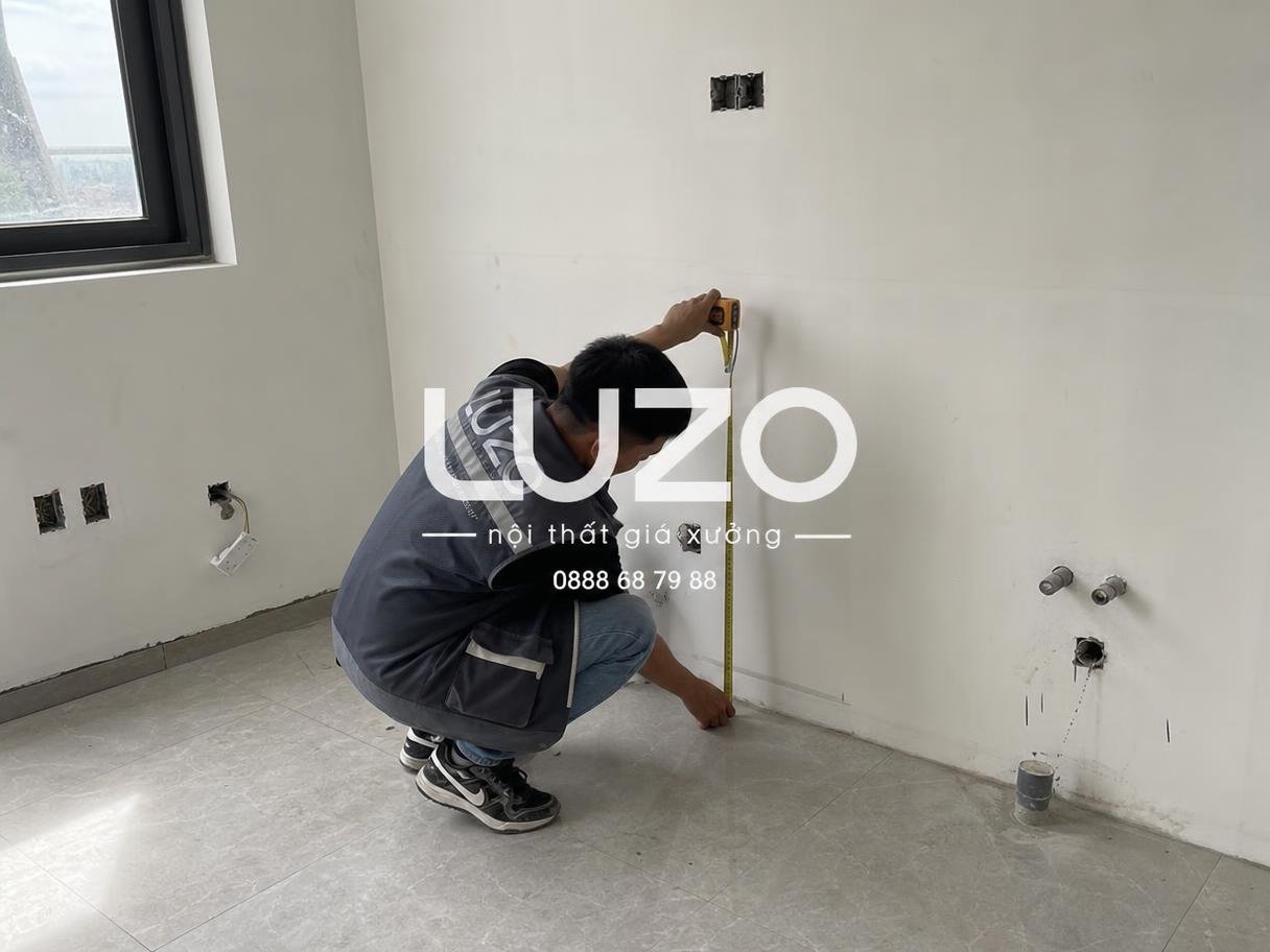 Khảo sát và đo đạc hiện trạng khu vực bếp trước khi thi công
