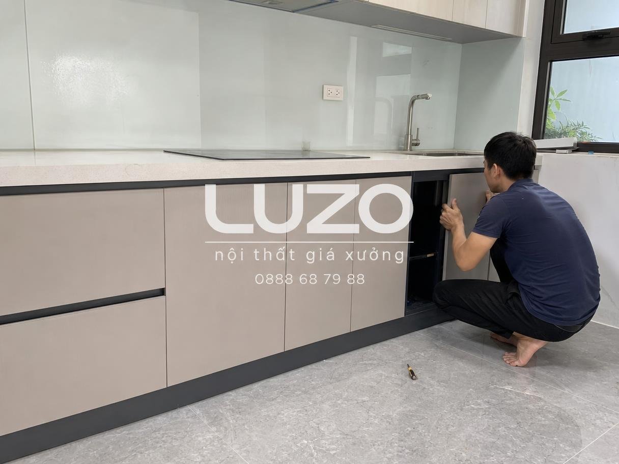 Lắp đặt và căn chỉnh tủ bếp tại công trình